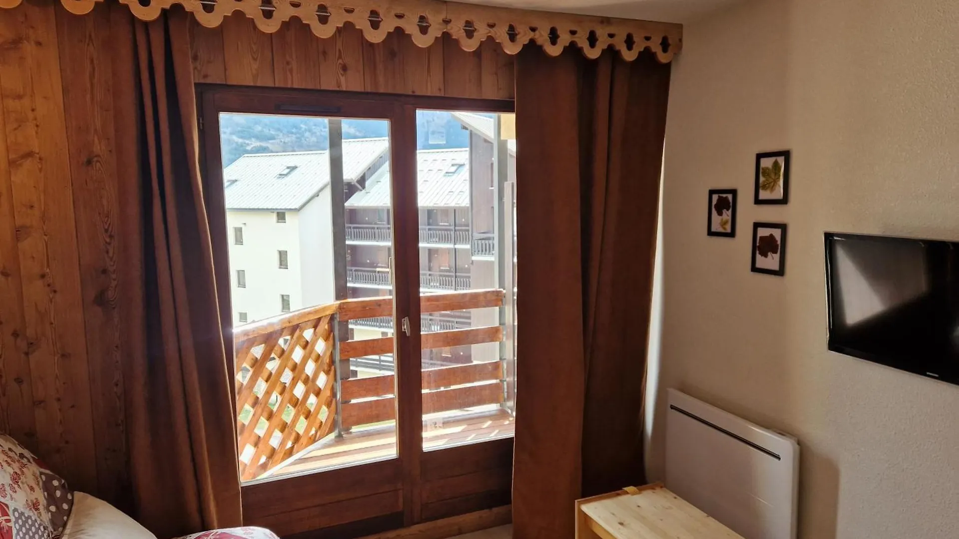 D42 Dolomites- Ski Navette Gratuite- Rando Pret Raquettes, Gresse-en-Vercors